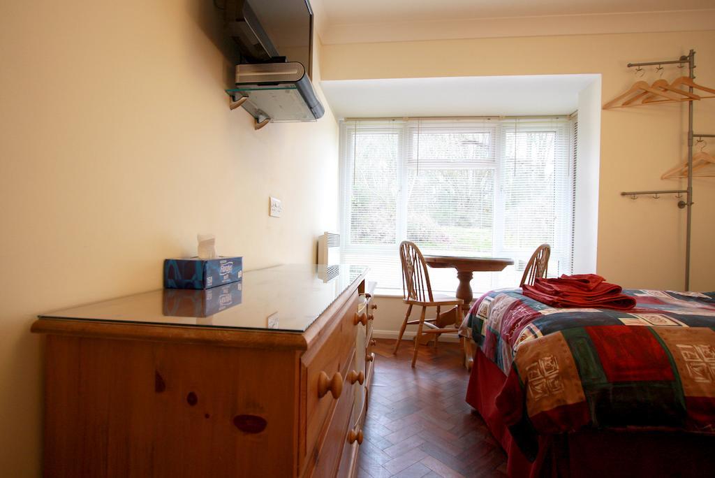Abacus Bed And Breakfast, Blackwater, Hampshire Кемберлі Номер фото