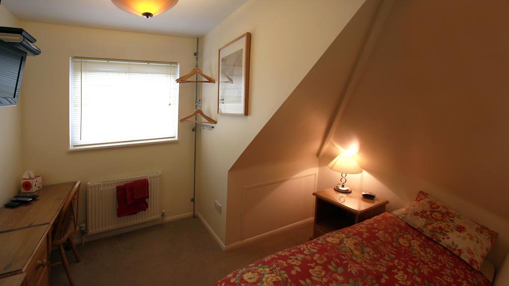 Abacus Bed And Breakfast, Blackwater, Hampshire Кемберлі Номер фото
